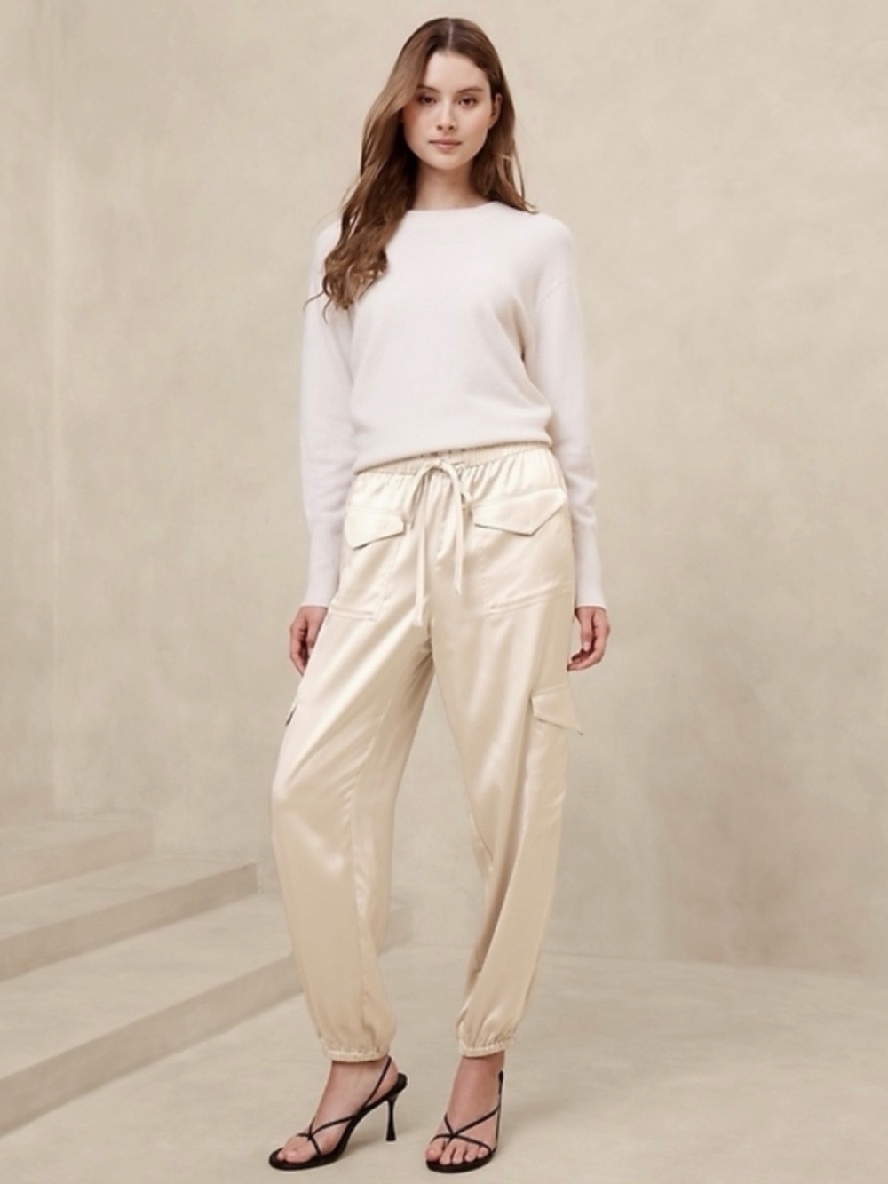 Banana Republic Cream Satin Jogger Pants NWT size small